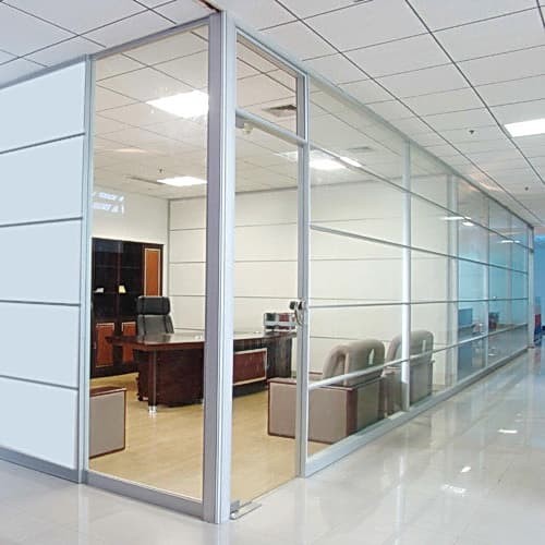 Pengerjaan Partisi Kaca Kantor di Denpasar