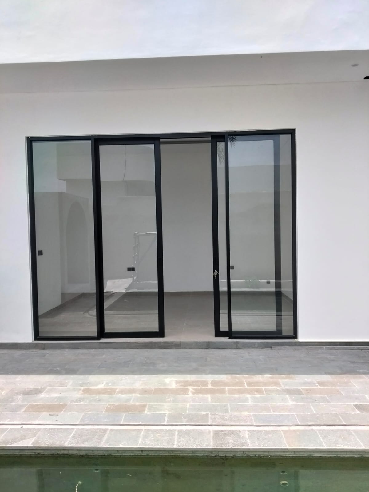 Pengerjaan Pintu Geser Hotel di Ubud